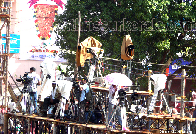 thrissur-pooram-2011- (100)